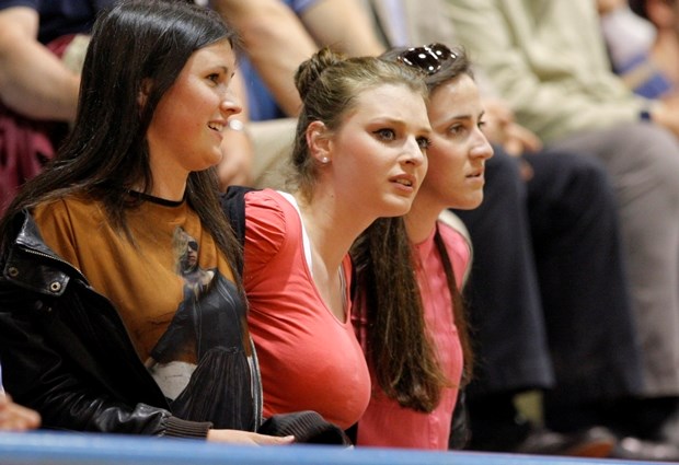 Hvalile se Kaštelanke da su lipše neg' Splićanke...