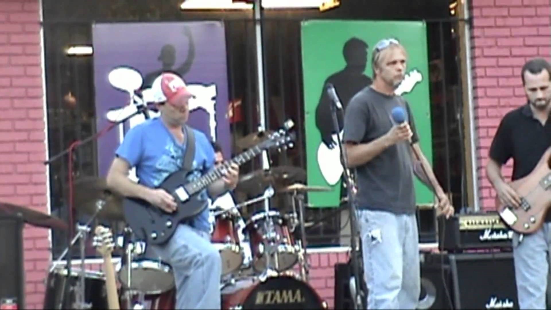 HOROR VIDEO: Najgori "bend" ikad masakrirao Pink Floyde