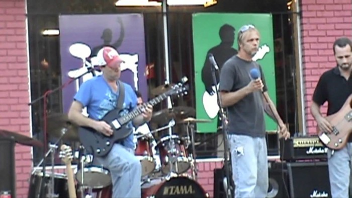 HOROR VIDEO: Najgori "bend" ikad masakrirao Pink Floyde