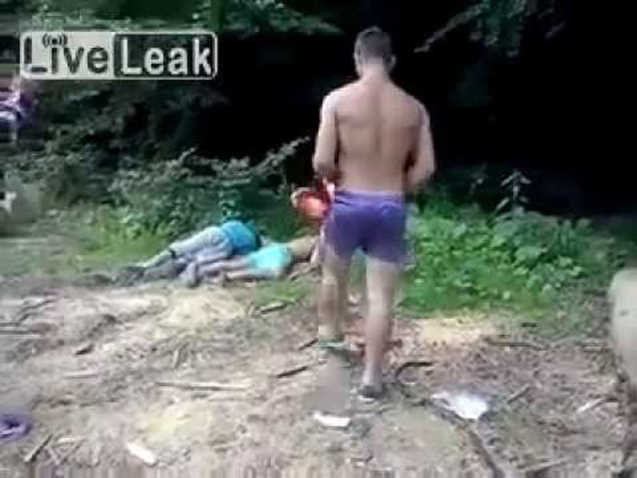 VIDEO: Koliko biste tukli nekoga tko vas probudi motornom pilom?