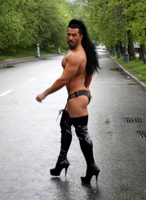 Antiseksi grozota: Nabildani striček u štiklama