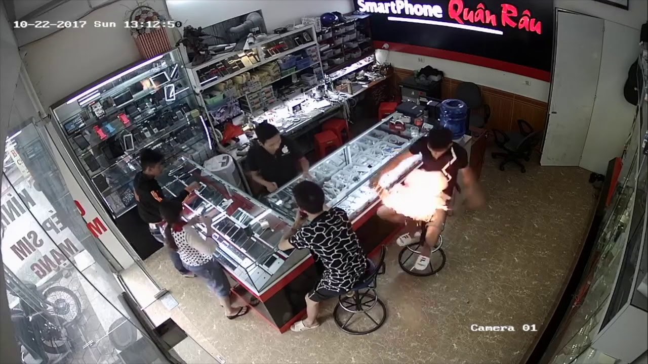 VIDEO Odnio je mobitel na popravak, a u servisu mu se dogodilo nešto što nikako nije očekivao