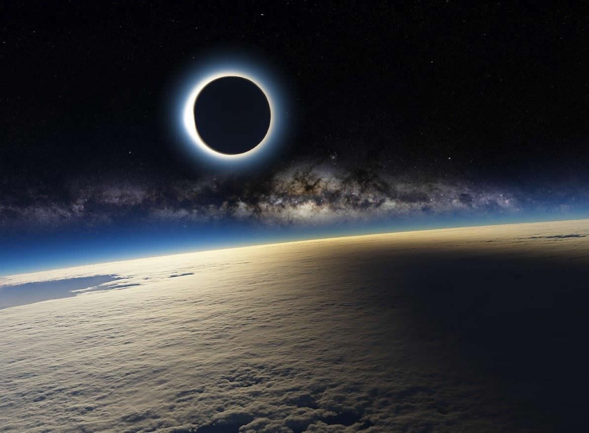 Pomrčina Sunca iz svemira