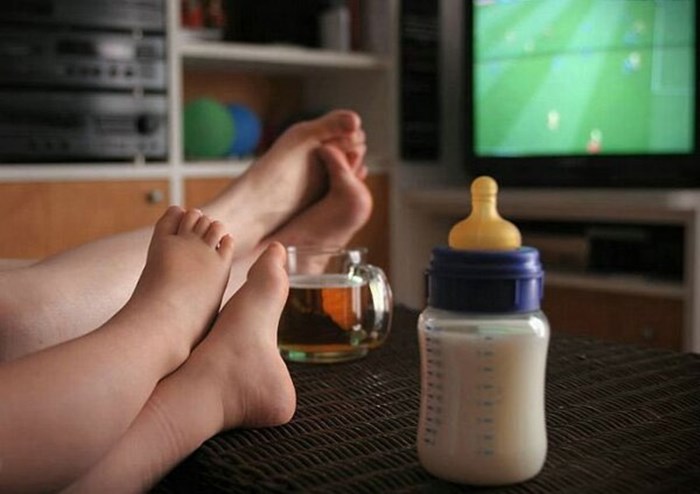 Bebač uplatio kladu i sad mirno gleda tekmu uz mljekeco