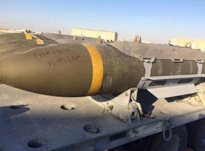 Ljubavne poruke dok te bombardiraju