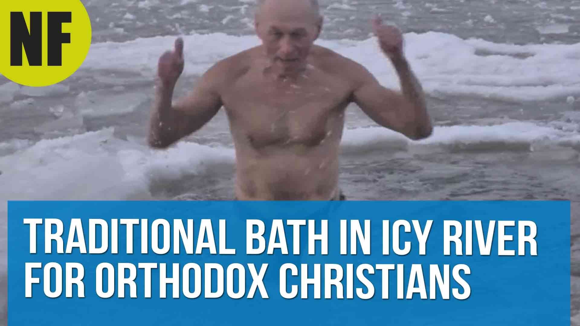 Ludi Ukrajinci kupaju se u zaleđenoj rijeci