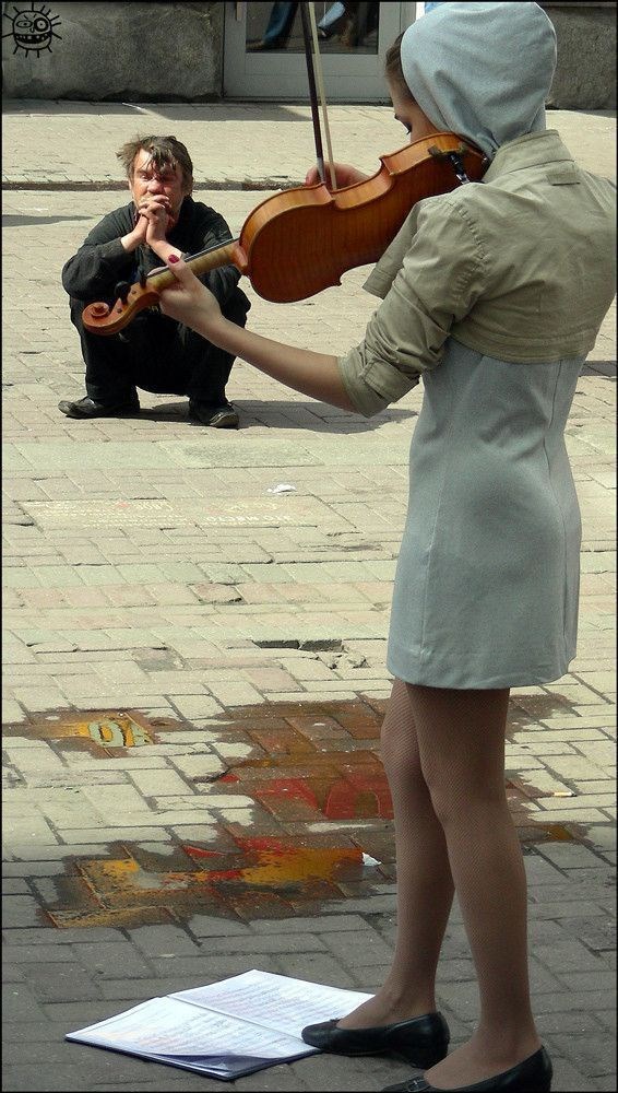 Jedini je stvarno sluša i jedini joj nema ništa za dati