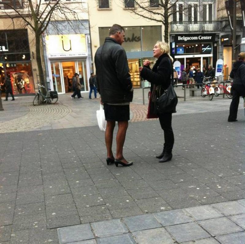 Žene nose hlače, šta on ne bi suknjicu i štikle