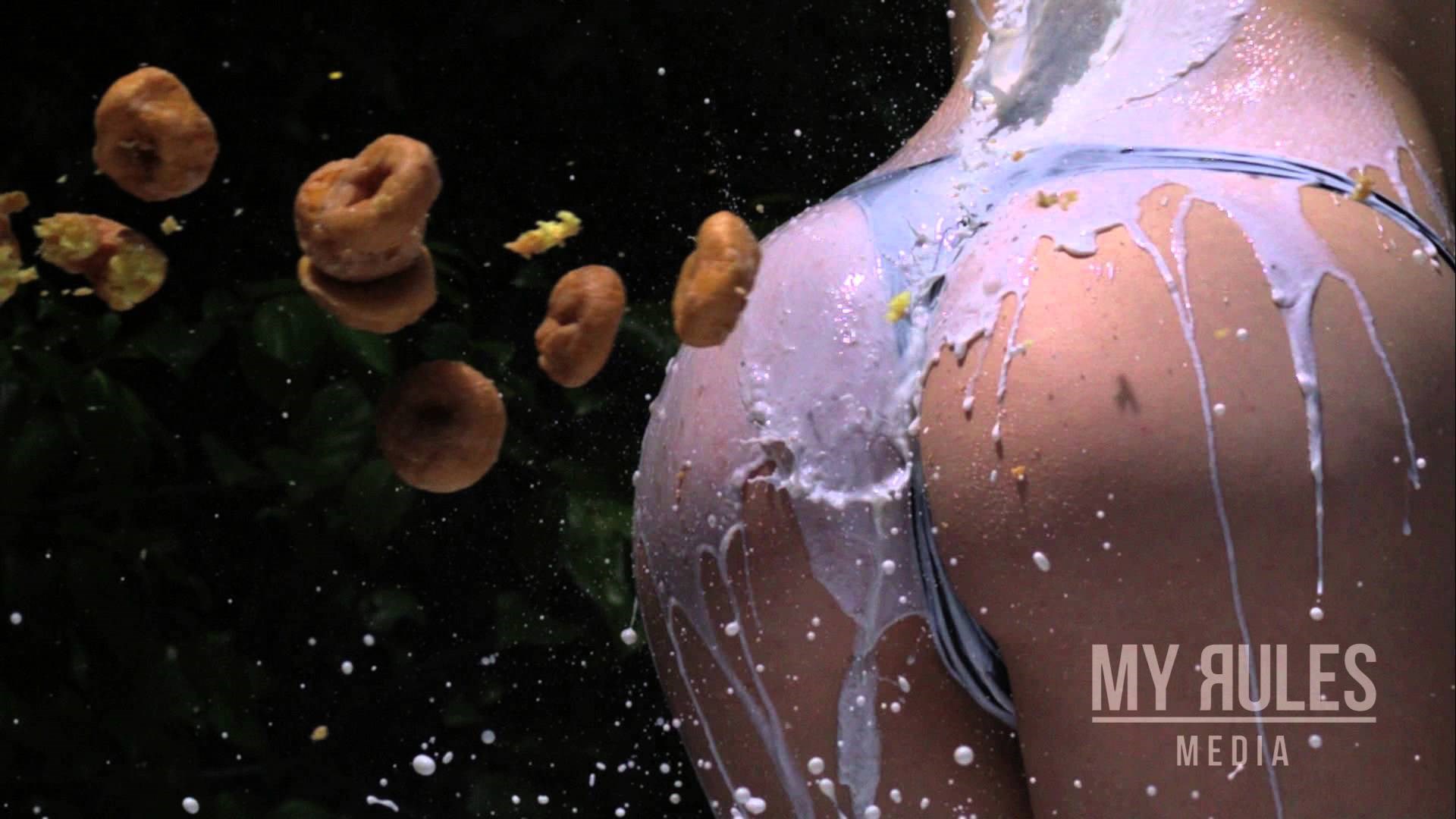 VIDEO: Mokre guze gađaju hranom iz zračnih topova