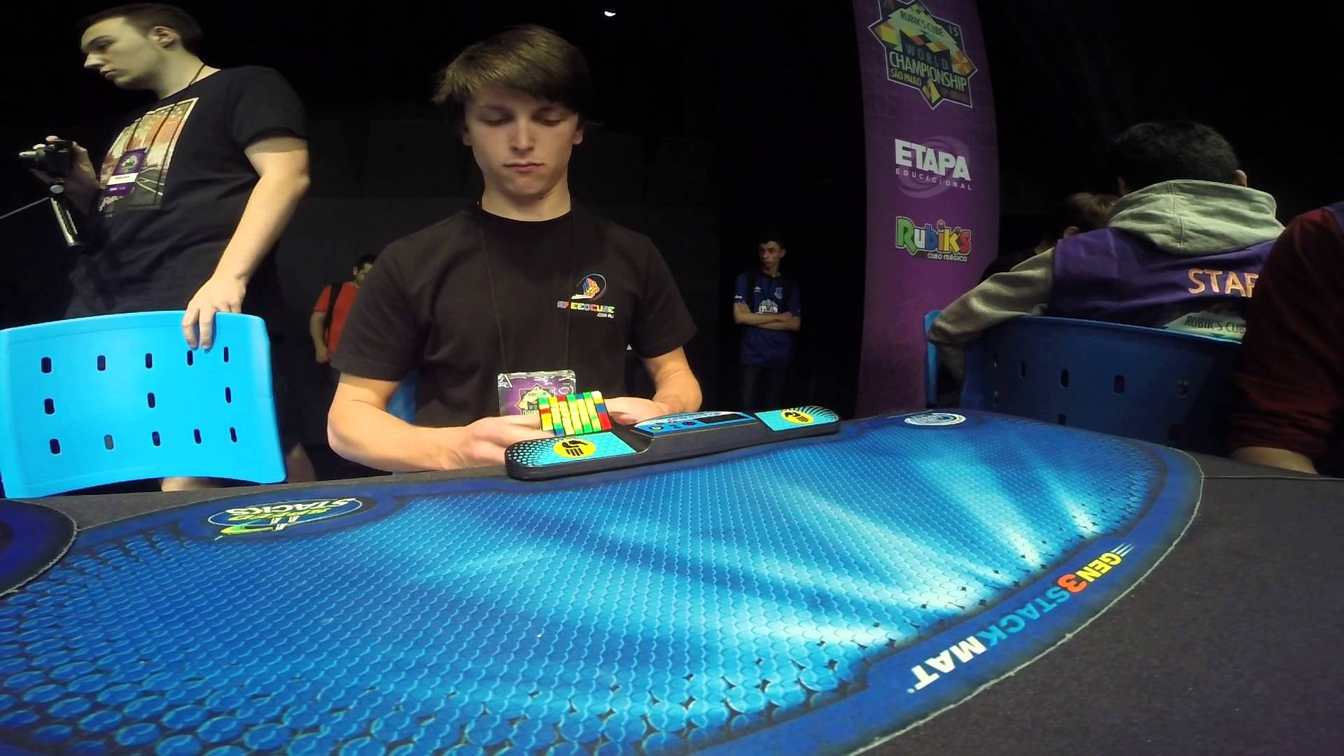 VIDEO: Genijalan um rješava najpopularniju mozgalicu u rekordnom vremenu