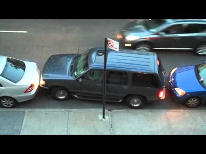 VIDEO Uspjelo mu je nemoguće: Pogledajte najbolje paralelno isparkiravanje na svijetu!
