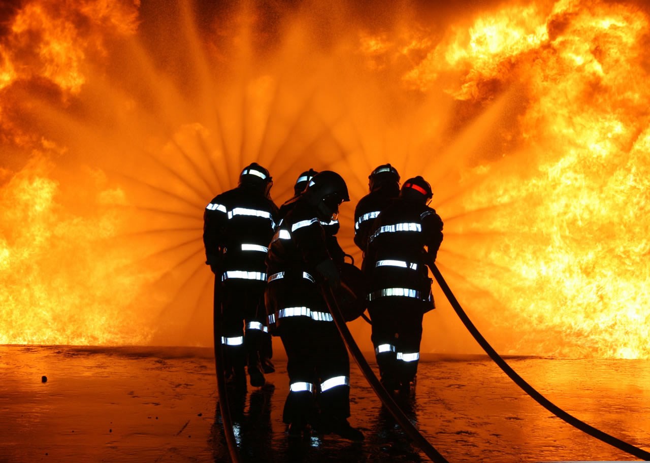 Sami protiv paklene stihije: Plemeniti posao vatrogasca