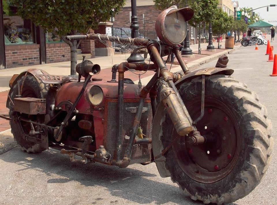 Harley Traktorson bari po selu, pobio konkurenciju k'o mraz papriku!