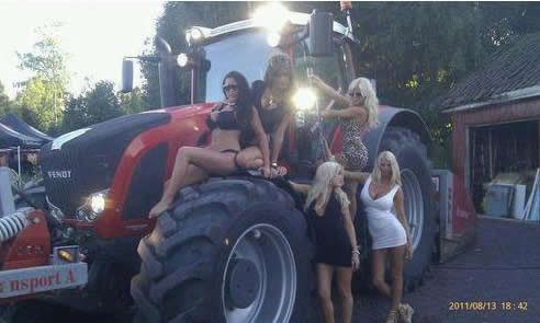 I mali traktor obradi njivu, ali veliki je bolji