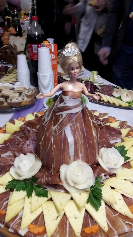 Ovo je haljina koja će privući svakog muškarca!