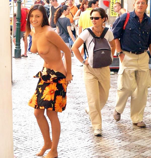 Skinula se dogola usred grada