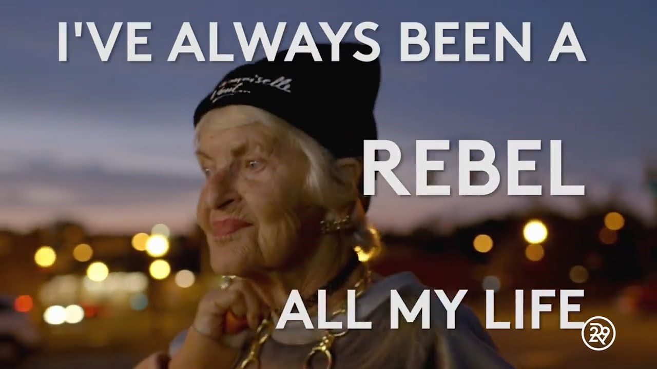 VIDEO: Najlegendarnija kul bakica na svijetu punom snagom praši u budućnost!