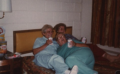 Otkriveno što bake rade kad ostanu same doma