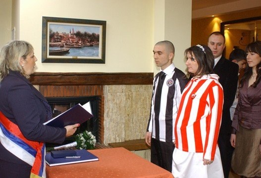 Kao da Thompson i Kajin uđu u brak