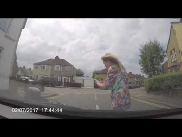 VIDEO Prevarant se namjerno zabio u automobil, ali nije znao da vozačica ima kameru
