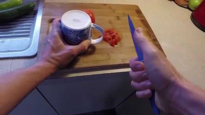 VIDEO: Kako naoštriti tupi nož bez brusa?