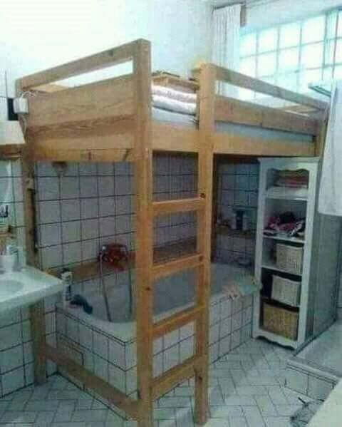 Odlučili su iskoristiti kupaonicu na najbolji moguć način, što kažete na ovo rješenje?