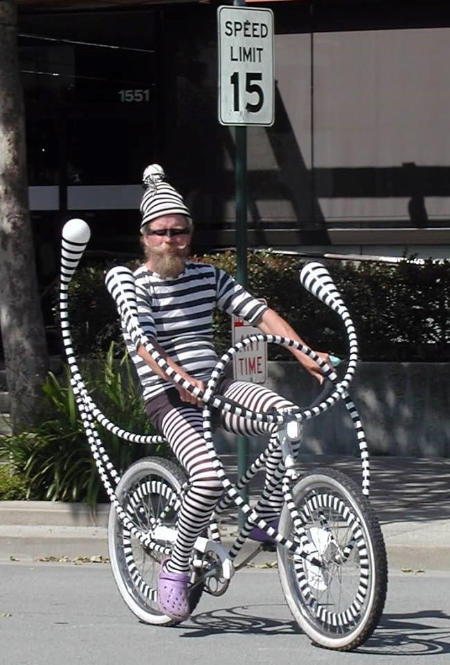 Znaš da si čudak kad su ljubičaste kroksice najmanji problem