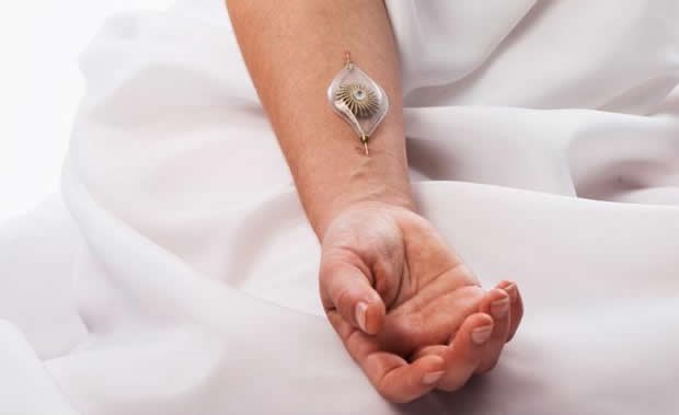 Nakit od krvi: Idealno za luđake s previše vremena