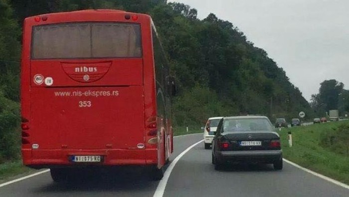 Zbog ovakvih poremećenika nevini ljudi ginu u prometu!