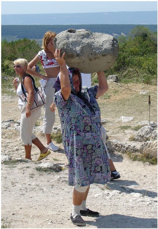 Chuck Norrisova mama gradi autoput