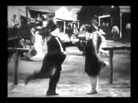 VIDEO: Stanlio i Olio plešu na AC/DC!