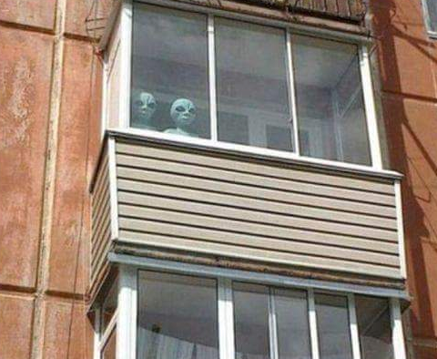 Nije bitno odakle su, samo neka plaćaju režije :)