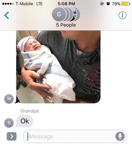 Djed je dobio još jednog unuka, a svojom reakcijom je začudio i nasmijao obitelj i javnost