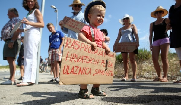 Prosvjednik od malih nogu