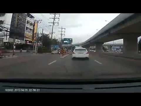 VIDEO Najgori roditelji ikad: Dijete ispalo iz auta pa počelo trčati za vozilom!