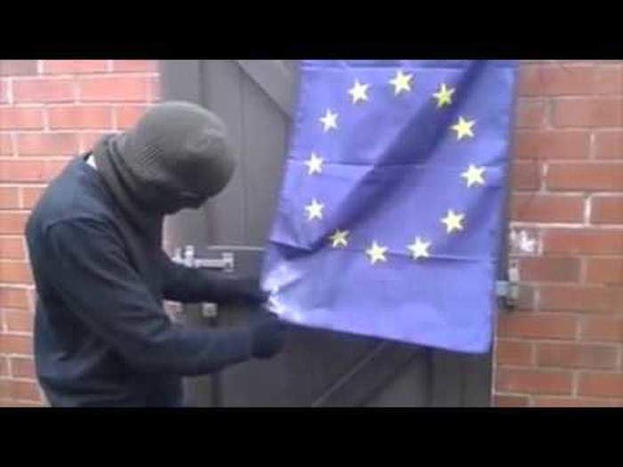 Palio EU zastavu, zastava pobijedila zbog EU propisa o negorivim materijalima