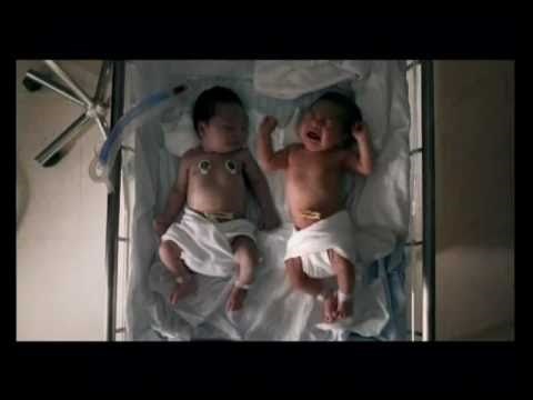 Zagrlila je beživotno tijelo svoje bebe i tiho pustila suze, ali ono što je uslijedilo.. čudo!