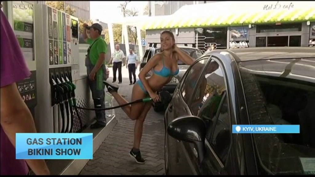 VIDEO: Benzinska u Kijevu daje besplatno gorivo ako ga točite - u bikiniju