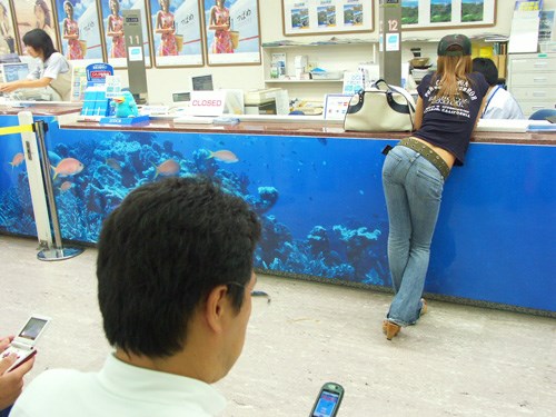 Pravi muškarci "izumiru" zbog mobitela