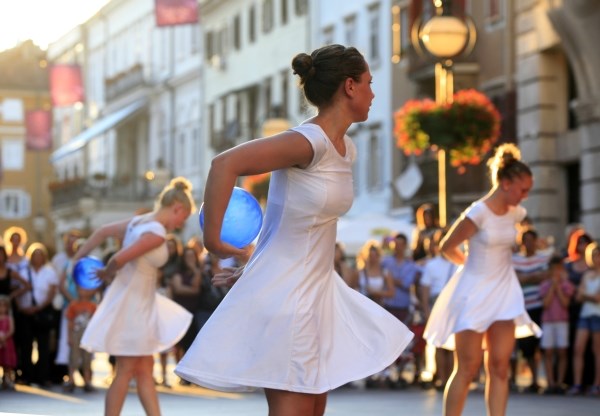 Rasplesani riječki Korzo