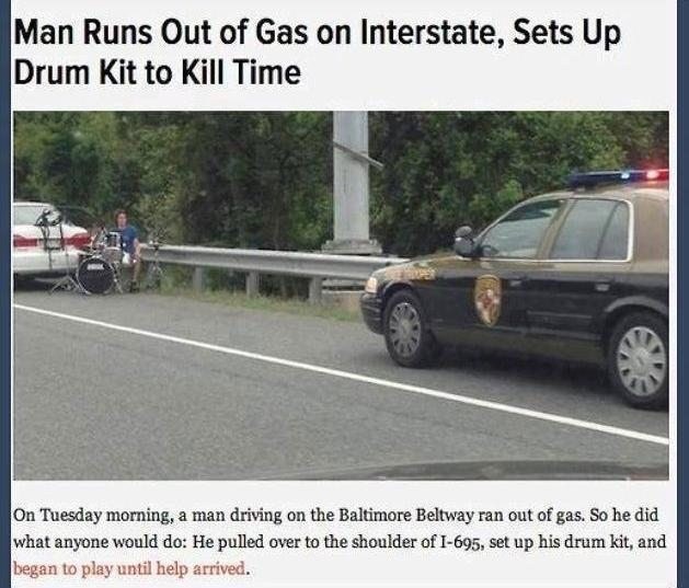 Čovjek ostao bez goriva, pa uz cestu svirao bubnjeve!