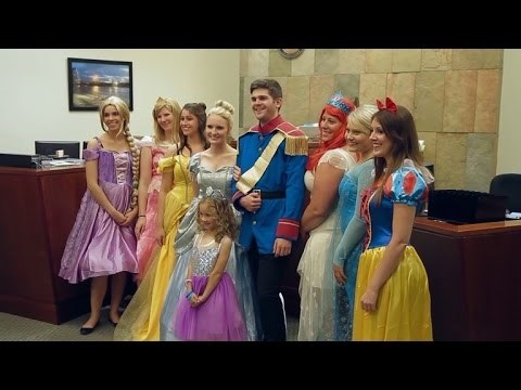 Cijela sudnica spremila urotu: Obukli se poput Disneyjevih likova za njeno usvajanje!