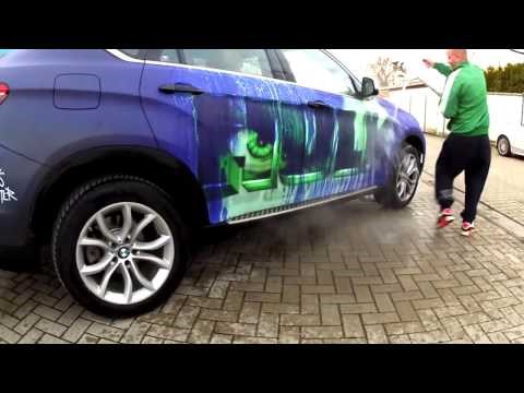 VIDEO: Dečki, nekad smo imali one autiće koji mijenjaju boju, danas je to stvarnost!