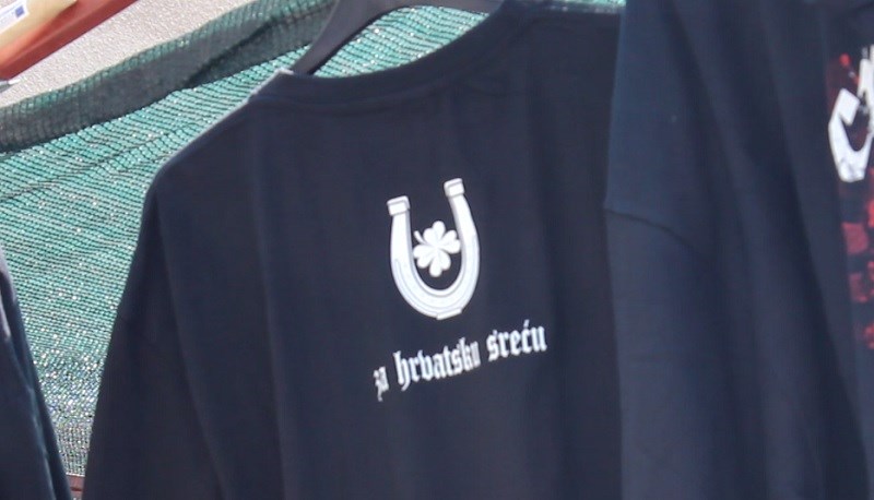 Maštoviti načini ubacivanja U na artikle s kninskih štandova