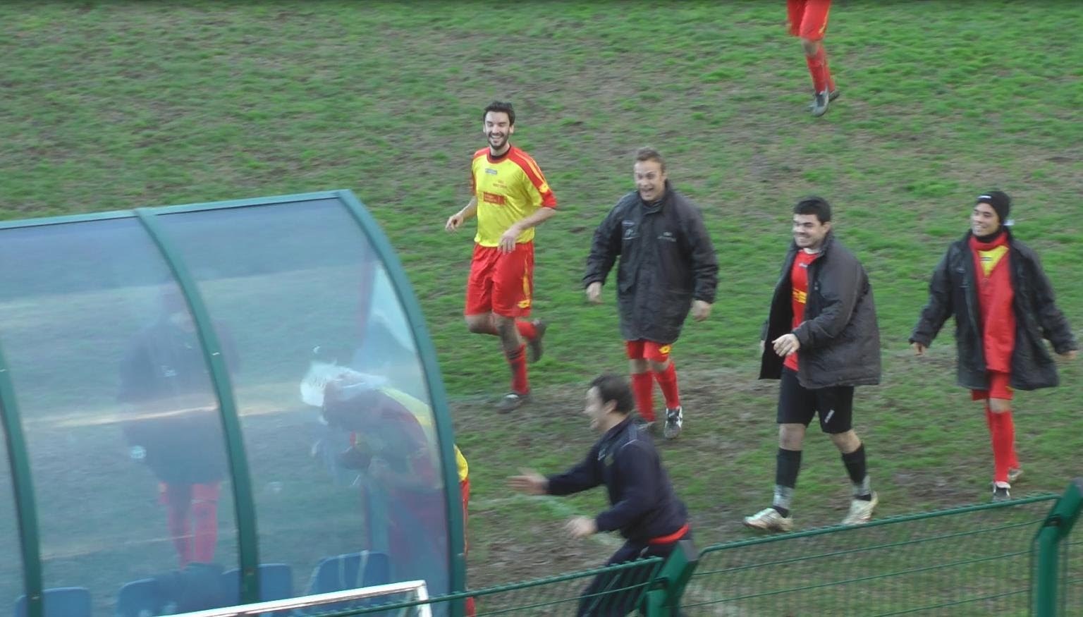 VIDEO: Ovo je vjerojatno najčudnija proslava gola ikad! Igrač je nakon nje dobio crveni karton