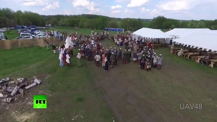 Ruski vitez kopljem oborio drona!