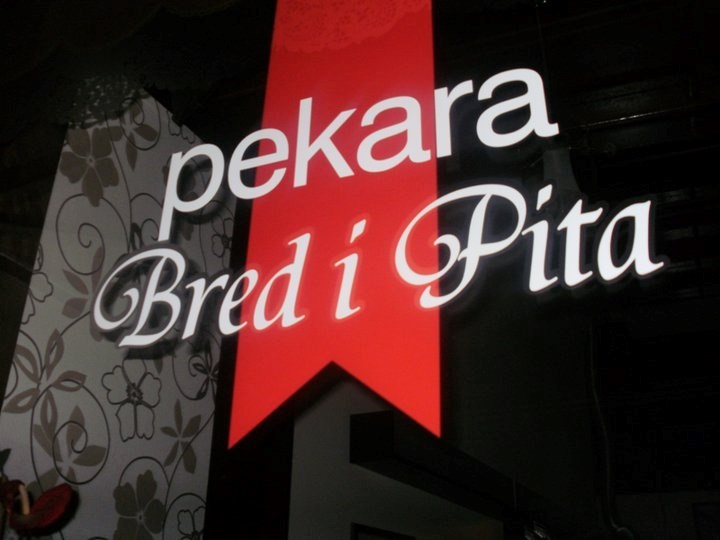 A kraj nje slastičarna "Dolče i kafana"?