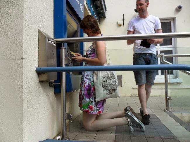 oče naš, koji jesi na nebesima...udijeli malo meni siromahu ??