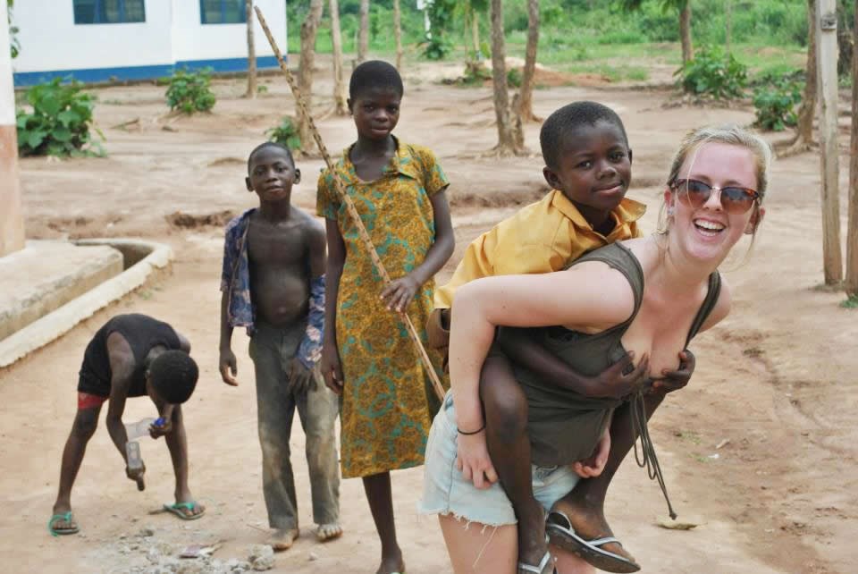 Iskoristio priliku za drpanje, vrag mali!