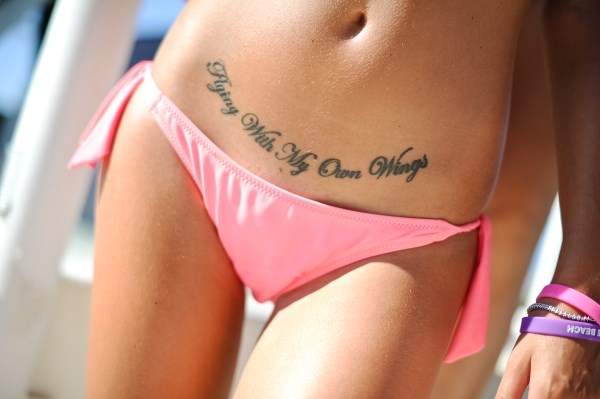 Anđelica pala na Zrće, tvrdi da ima dozvolu za let